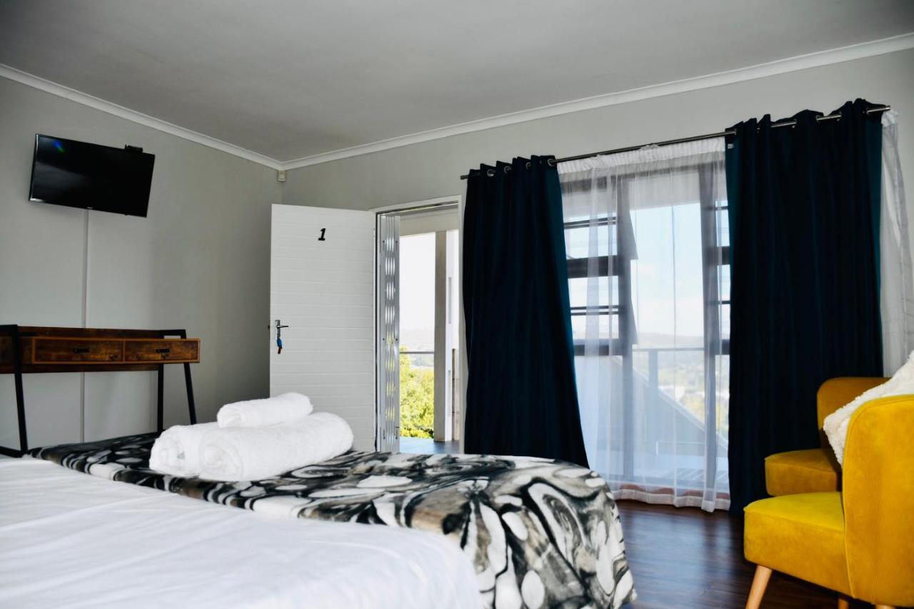 Friendz Guesthouse Κνύσνα Εξωτερικό φωτογραφία