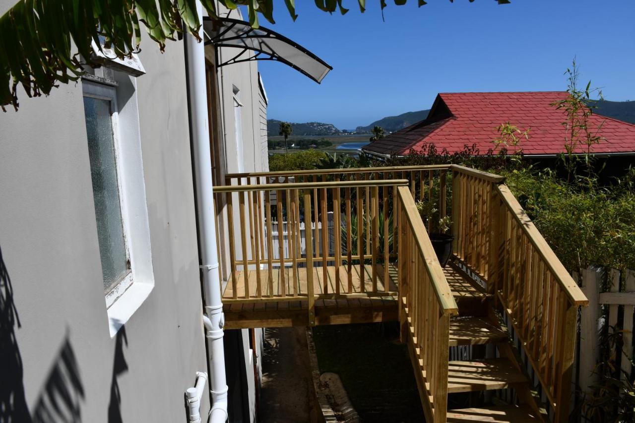 Friendz Guesthouse Κνύσνα Εξωτερικό φωτογραφία