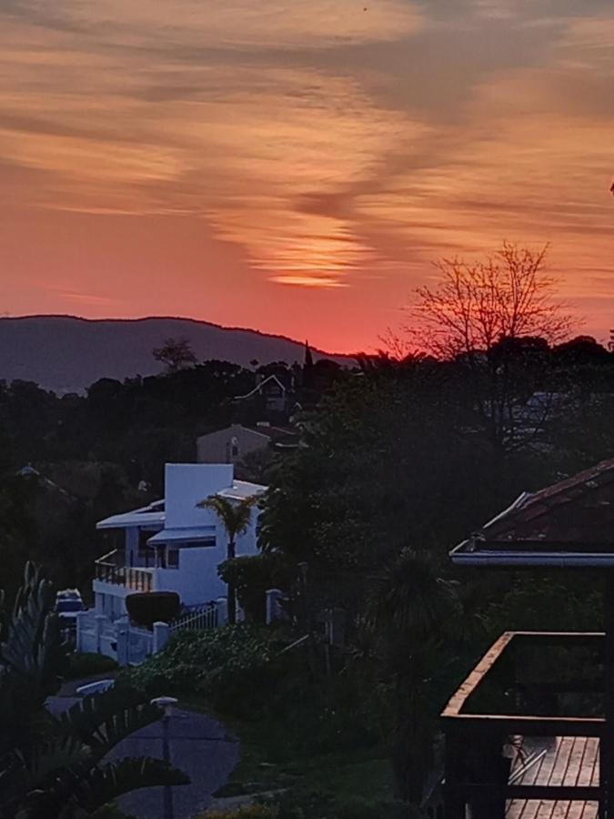 Friendz Guesthouse Κνύσνα Εξωτερικό φωτογραφία
