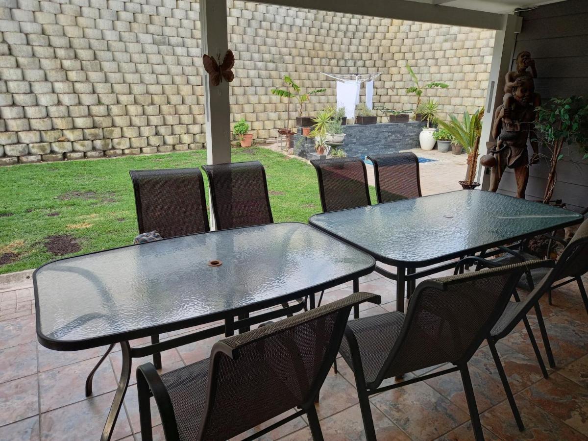 Friendz Guesthouse Κνύσνα Εξωτερικό φωτογραφία