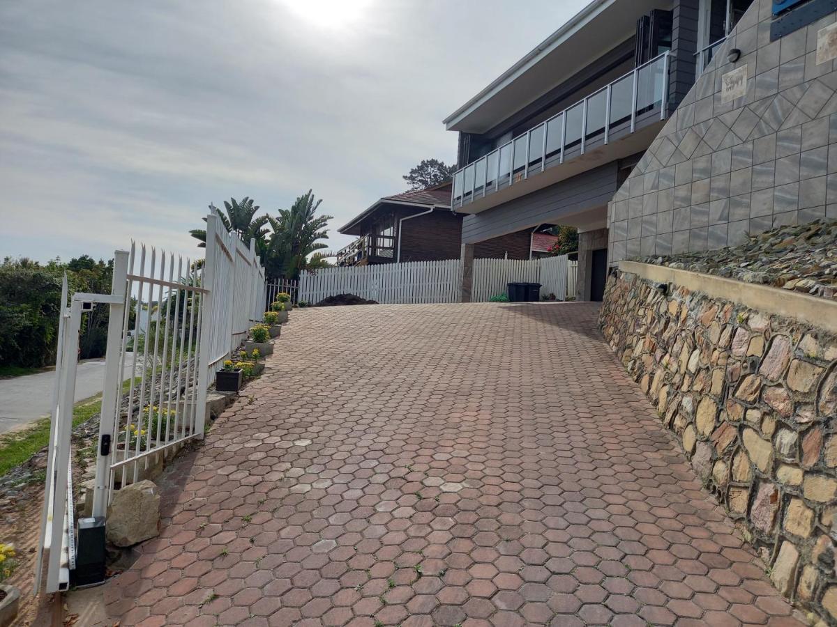 Friendz Guesthouse Κνύσνα Εξωτερικό φωτογραφία