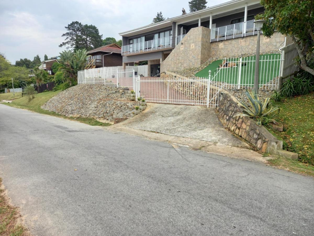 Friendz Guesthouse Κνύσνα Εξωτερικό φωτογραφία