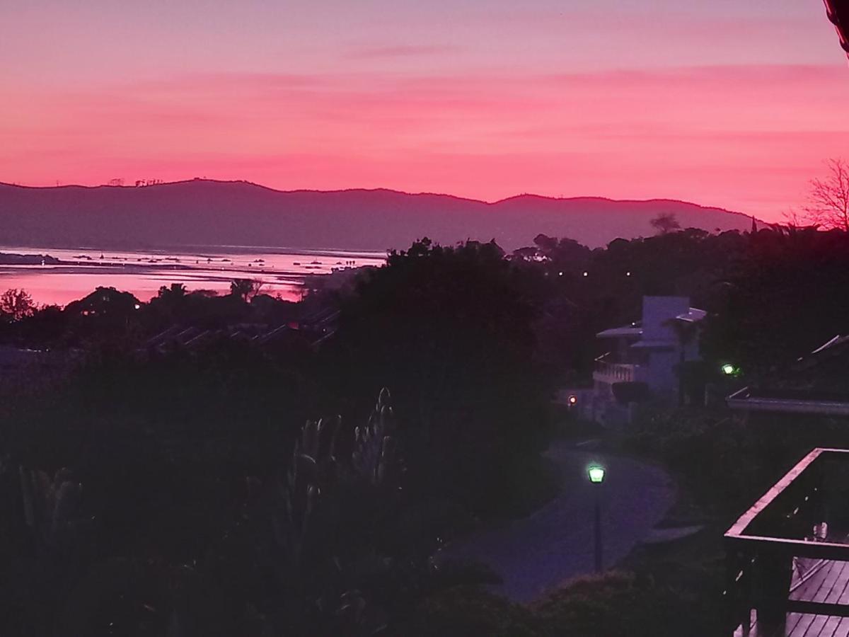 Friendz Guesthouse Κνύσνα Εξωτερικό φωτογραφία