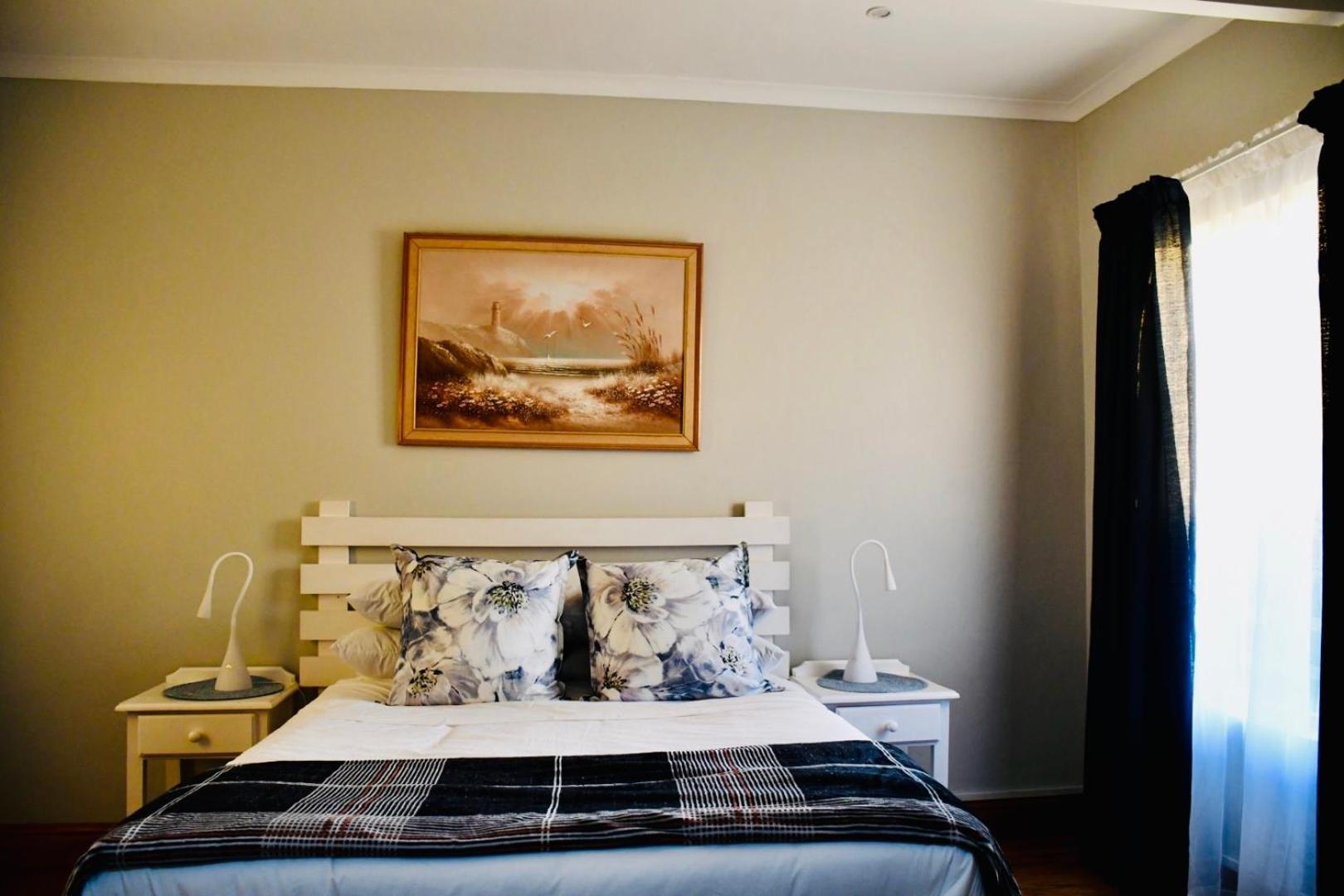 Friendz Guesthouse Κνύσνα Δωμάτιο φωτογραφία